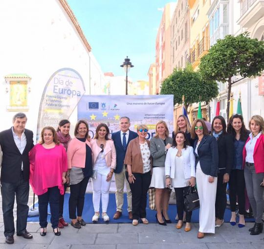 El alcalde entrega los premios del concurso de microrelatos “Algeciras y el mar”